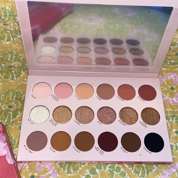 Lunar Beauty Palette - Picture 5 of 7